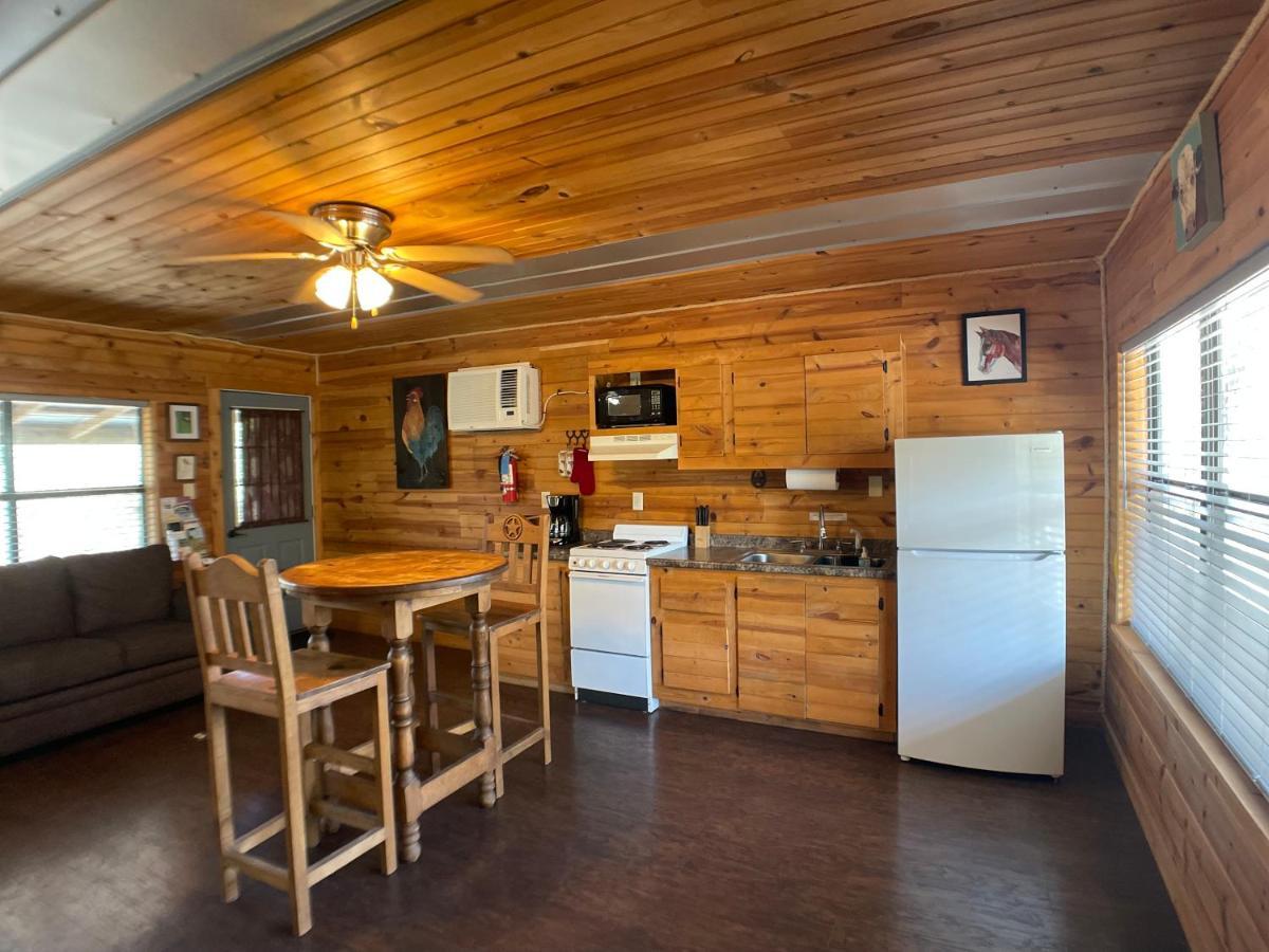 פרדריקסברג Walnut Canyon Cabins מראה חיצוני תמונה