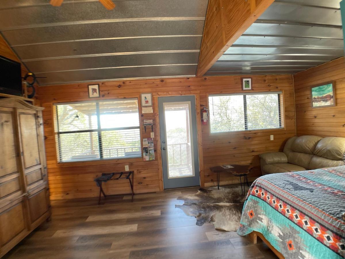 פרדריקסברג Walnut Canyon Cabins מראה חיצוני תמונה